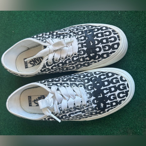 CDG x Vans OG Authentic LX, size 7 in men & size 8.5 in women - Picture 6 of 7